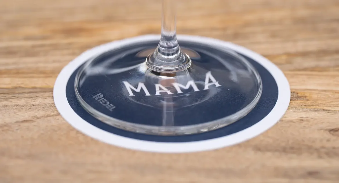 Glasuntersetzer für die MAMA Bar