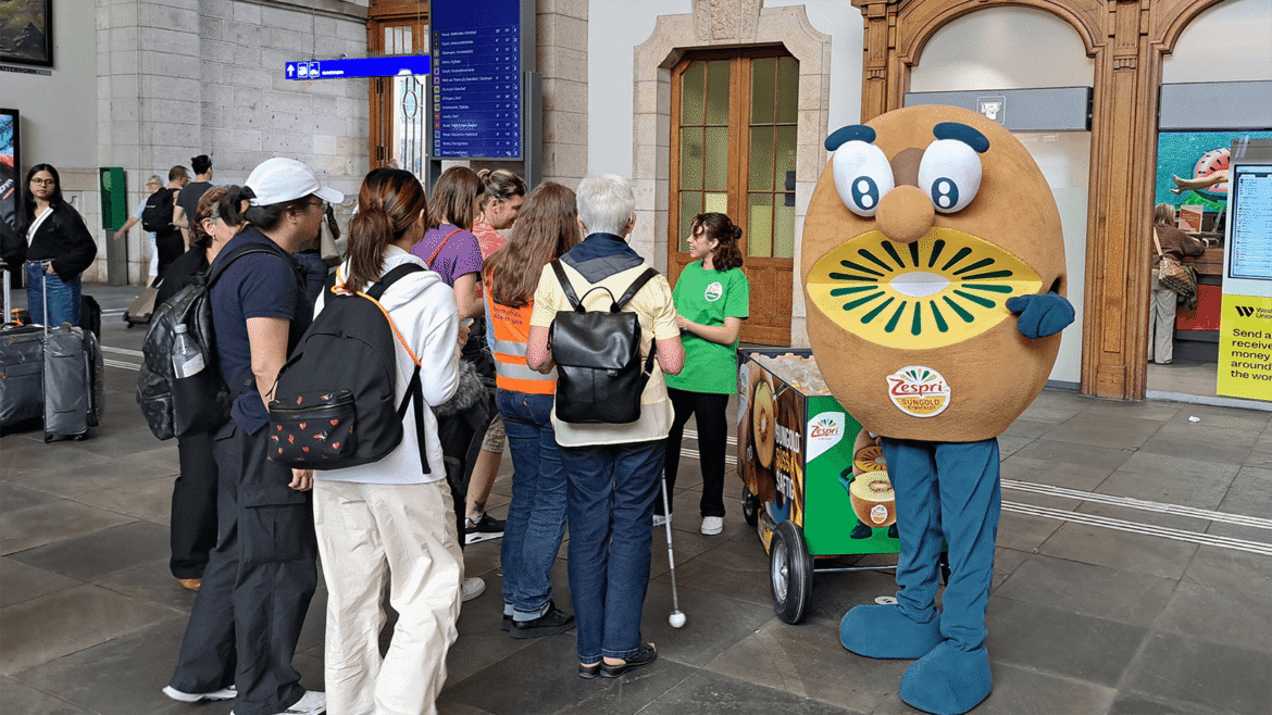 Ein Maskottchen am Sampling für Zespri